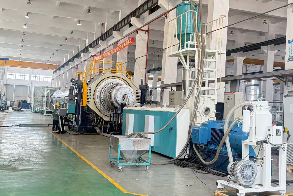 Fangli во моментов успешно испорача производствена линија за истиснување цевки PE2000