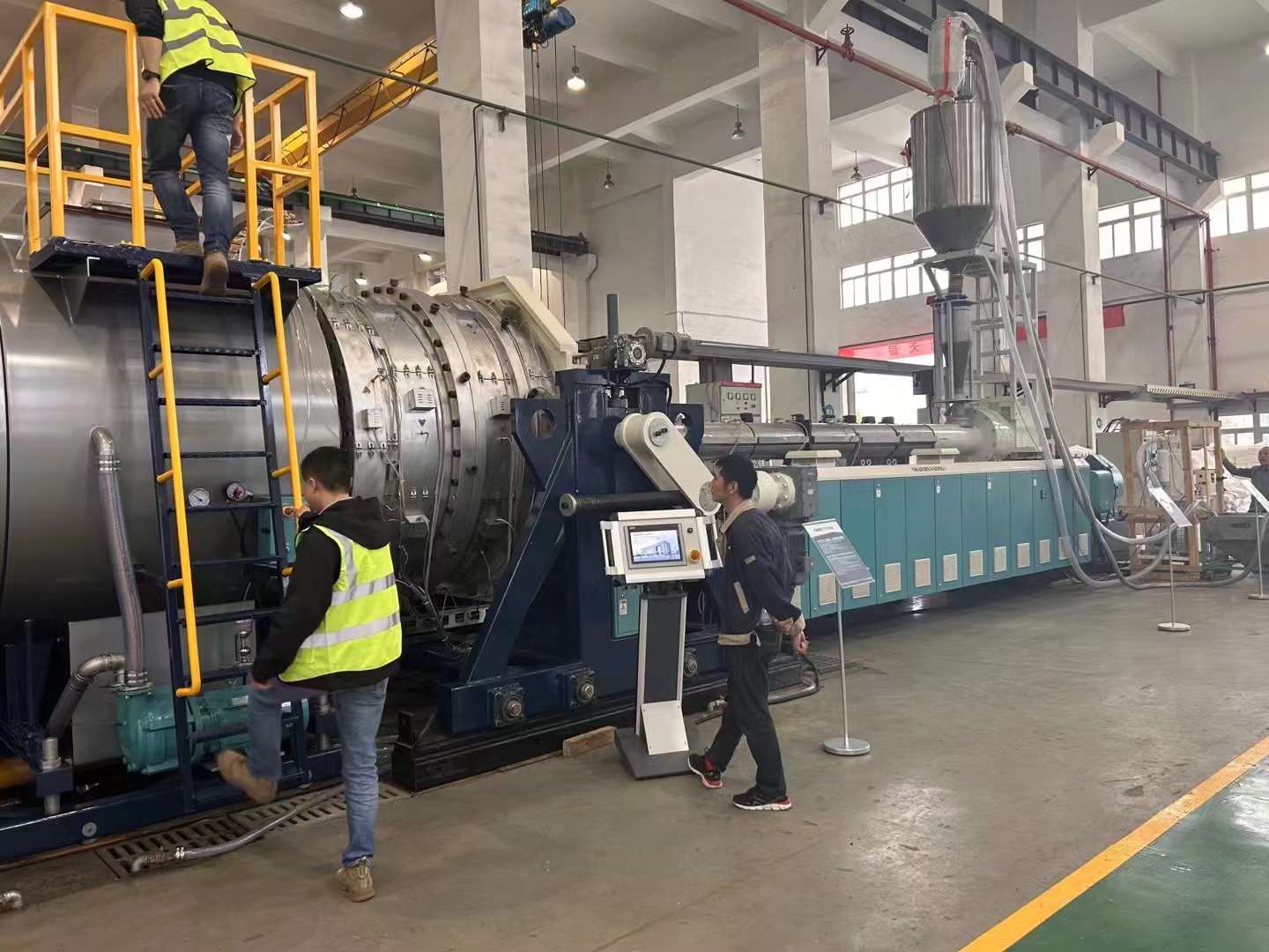 Клучни точки за опрема за стартување и технологија на производство на PE цевки со големи дијаметри над 2000 mm